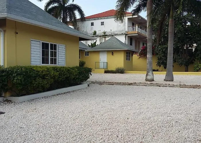 1 Bdr #3 At Ramparts Near Sangster Airport Apartment Montego Bay