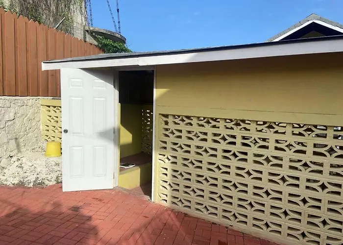 1 Bdr #3 At Ramparts Near Sangster Airport *